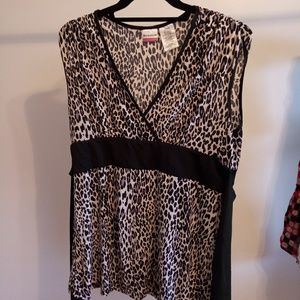 Leopard sleeveless blouse